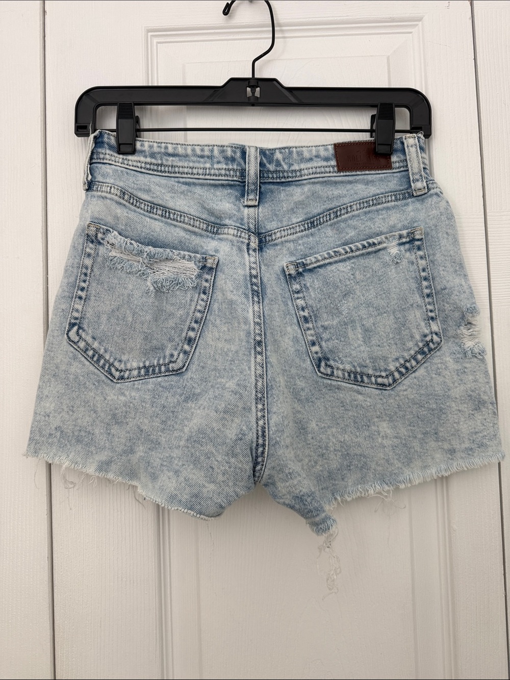 Hollister Faded Light Blue Distressed High Waist Denim Shorts Size W26 / 3 Beach - Picture 4 of 16